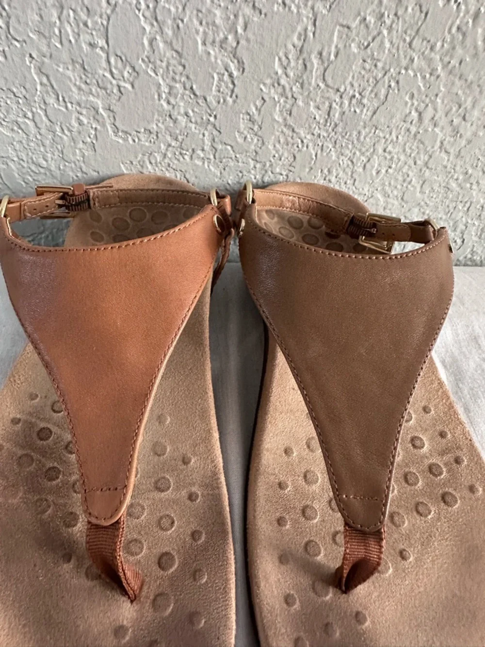 Vionic Kirra Sandals Womens 6.5 Brown Leather Thong Backstrap Comfort Flip Flop - Picture 4 of 8